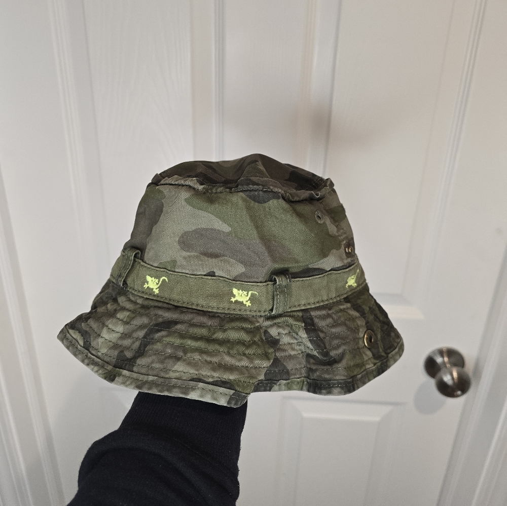 Gap Toddler Camouflage Bucket Hat with Neon Lizard Accents XS/S